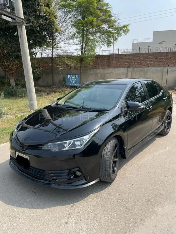 Toyota Corolla 2018 for Sale in Faisalabad Image-1