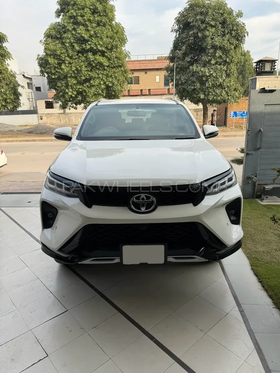 Toyota Fortuner 2025 for Sale in Islamabad Image-1