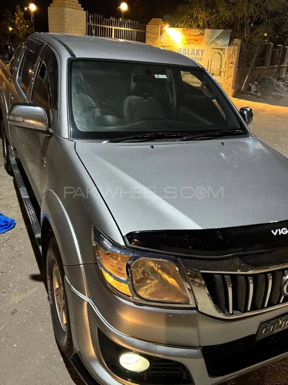 Toyota Hilux 2012 for Sale in Karachi Image-1