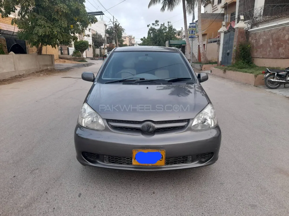 Toyota Platz 2005 for Sale in Karachi Image-1