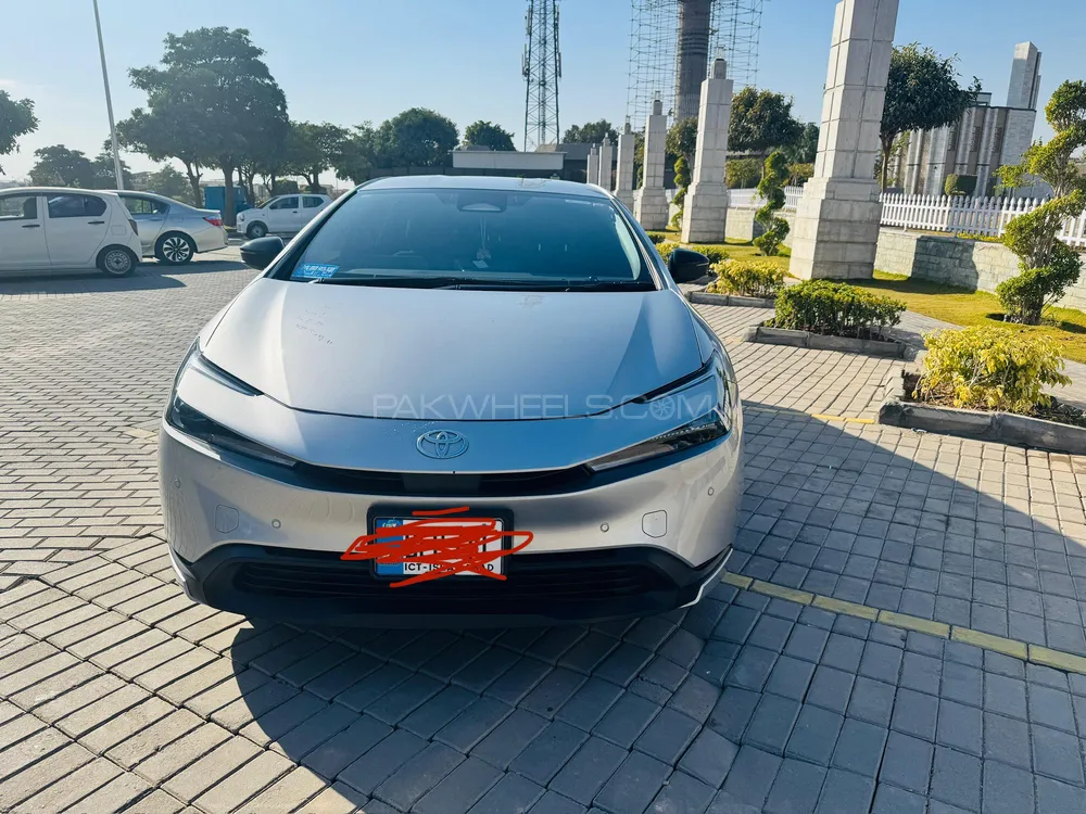 Toyota Prius 2023 for Sale in Islamabad Image-1