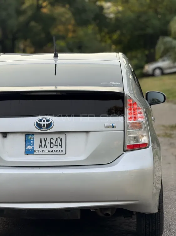 Toyota Prius 2010 for Sale in Islamabad Image-1