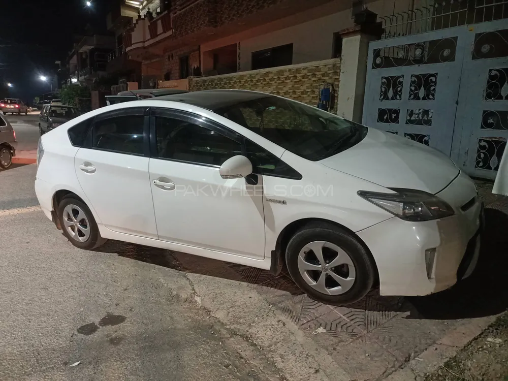 Toyota Prius 2012 for Sale in Islamabad Image-1