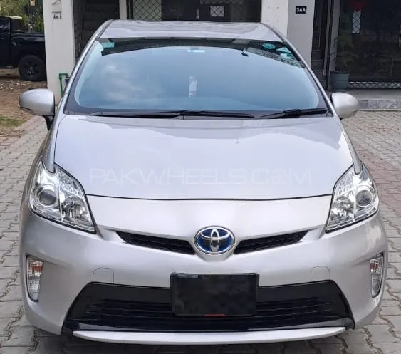 Toyota Prius 2015 for Sale in Lahore Image-1