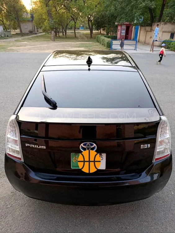 Toyota Prius 2010 for Sale in Lahore Image-1