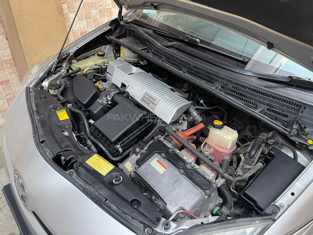 Toyota Prius 2011 for Sale in Lahore Image-1
