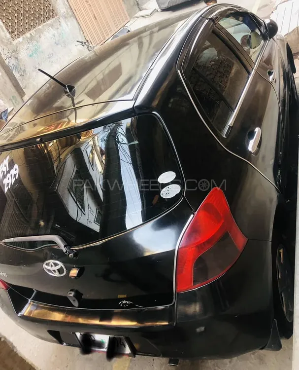 Toyota Vitz 2005 for Sale in Lahore Image-1