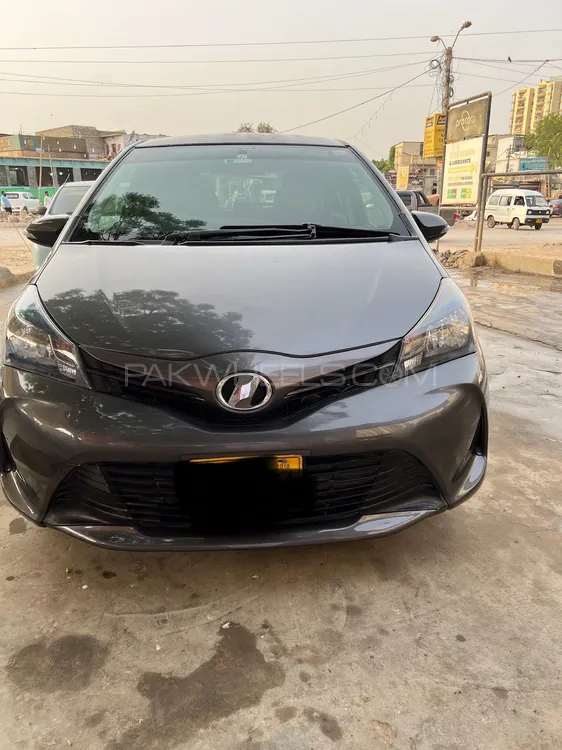 Toyota Vitz 2015 for Sale in Karachi Image-1