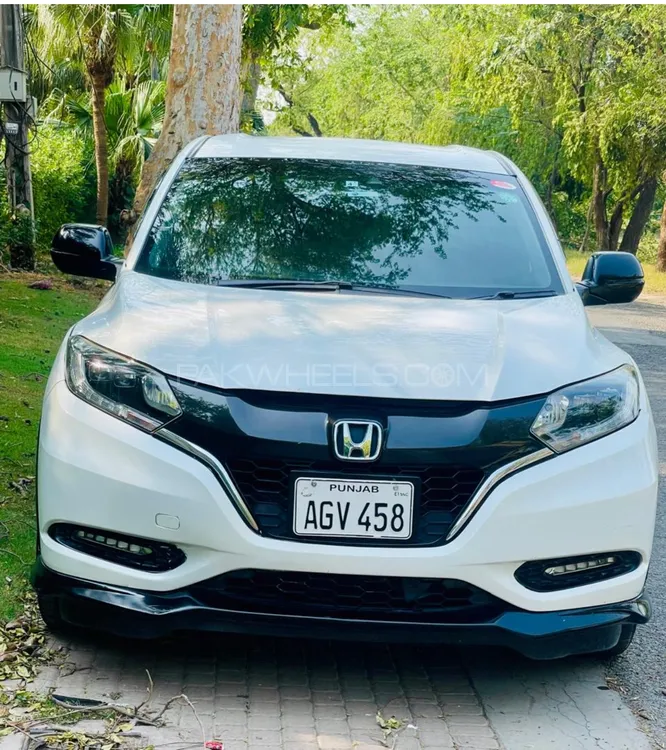 Honda Vezel 2017 for Sale in Lahore Image-1