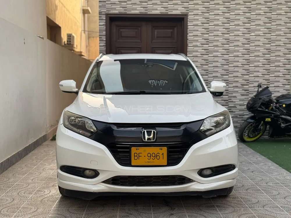 Honda Vezel 2015 for Sale in Karachi Image-1