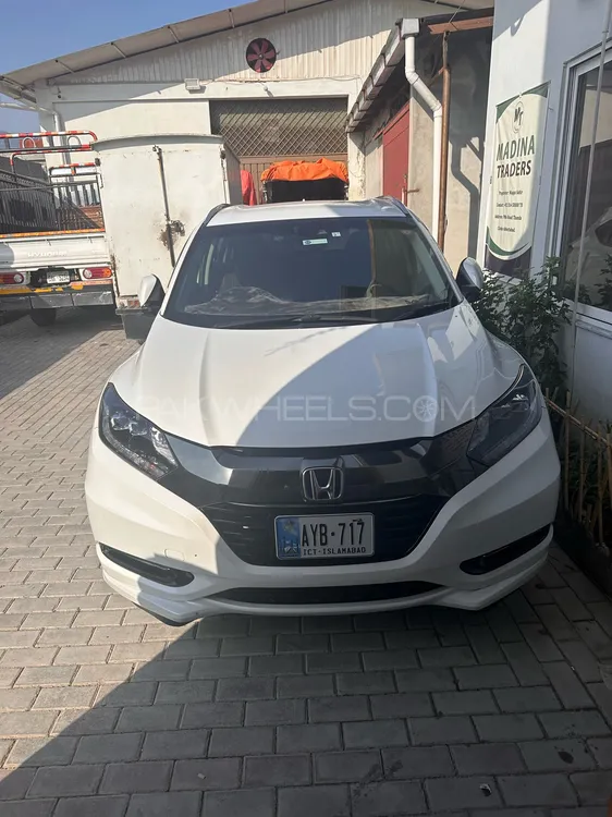 Honda Vezel 2016 for Sale in Abbottabad Image-1