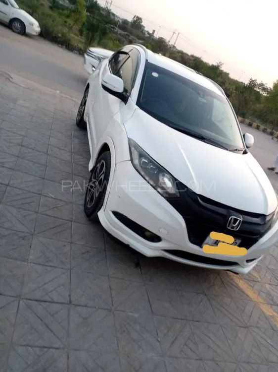 Honda Vezel 2015 for Sale in Rawalpindi Image-1