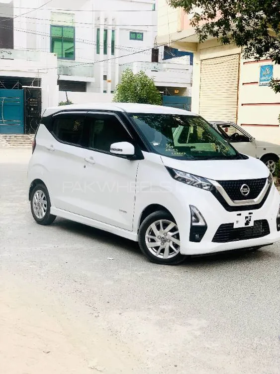 Nissan Dayz Highway Star 2023 for Sale in Rahim Yar Khan Image-1