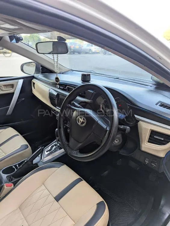 Toyota Corolla 2016 for Sale in Karachi Image-1
