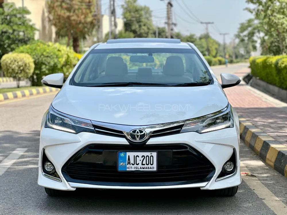 Toyota Corolla 2021 for Sale in Peshawar Image-1