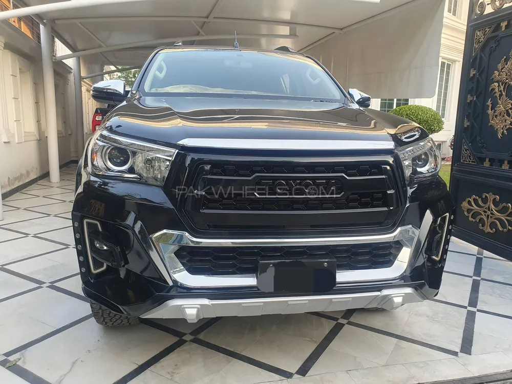 Toyota Hilux 2021 for Sale in Islamabad Image-1