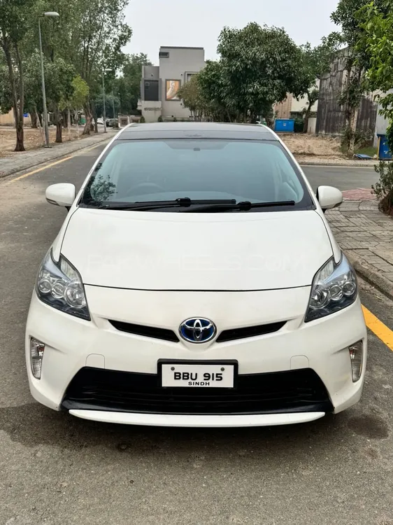Toyota Prius 2011 for Sale in Lahore Image-1