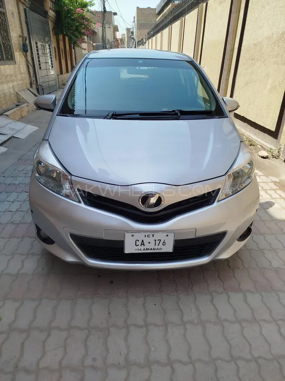 Toyota Vitz 2011 for Sale in Peshawar Image-1
