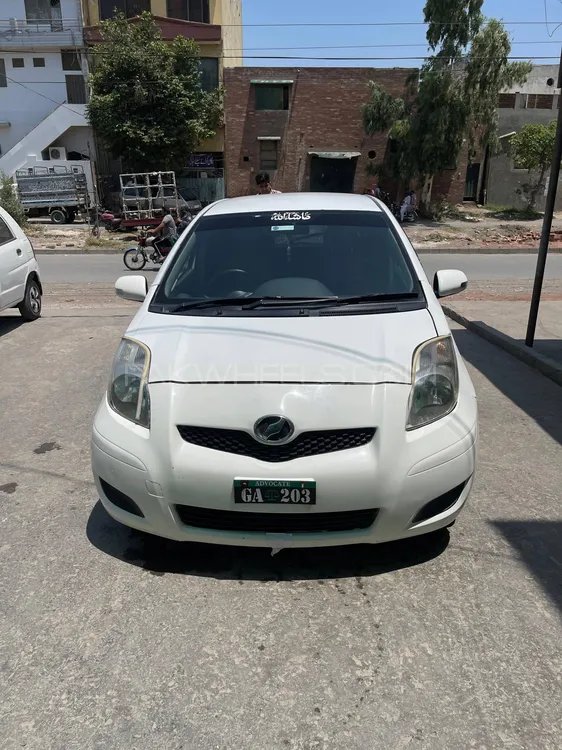 Toyota Vitz 2014 for Sale in Lahore Image-1
