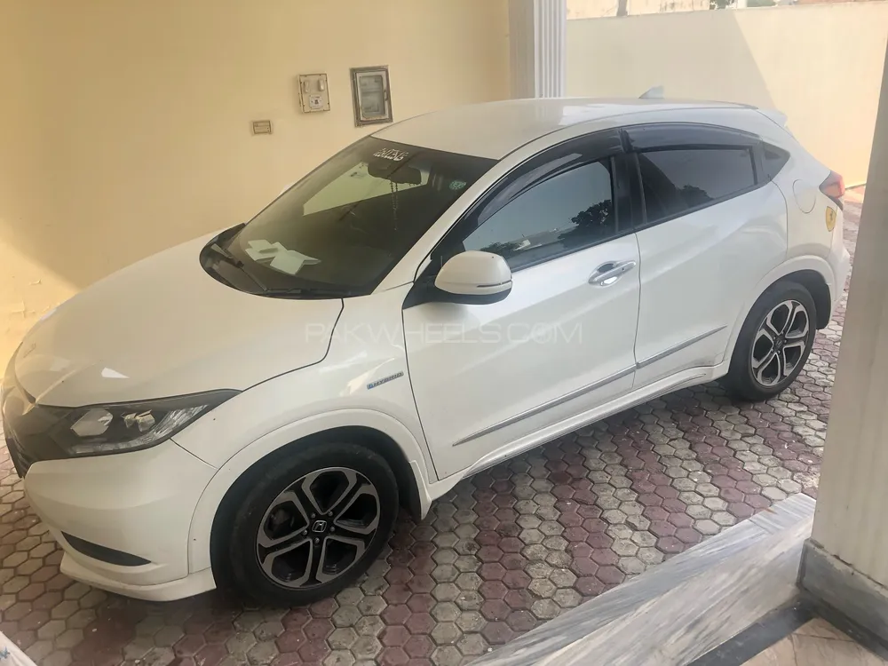 Honda Vezel 2017 for Sale in Gujranwala Image-1