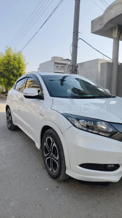 Honda Vezel 2015 for Sale in Islamabad Image-1