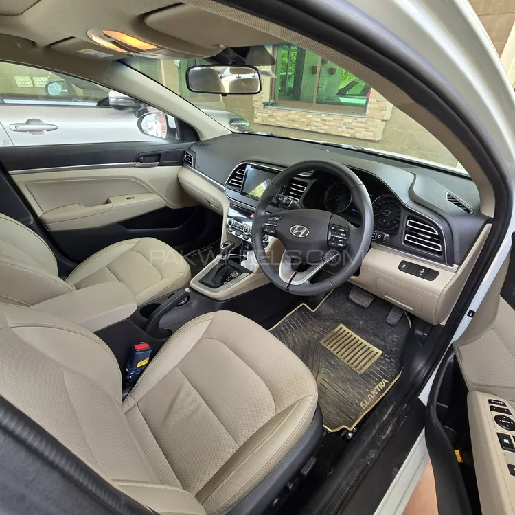 Hyundai Elantra 2024 for Sale in Lahore Image-1