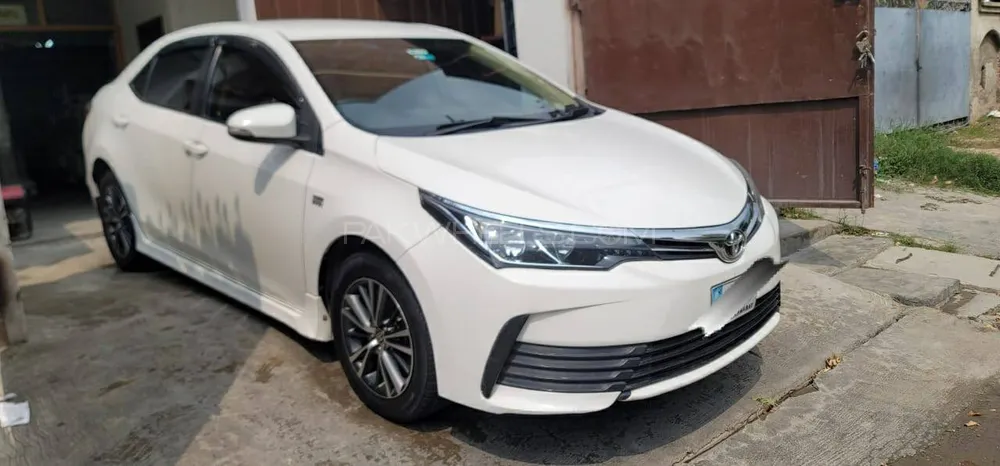 Toyota Corolla 2018 for Sale in Islamabad Image-1