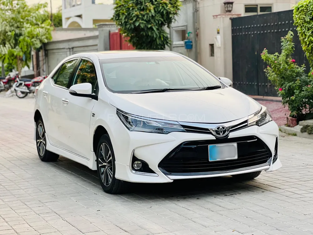 Toyota Corolla 2021 for Sale in Faisalabad Image-1