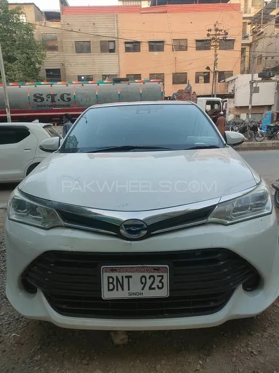 Toyota Corolla Axio 2016 for Sale in Karachi Image-1