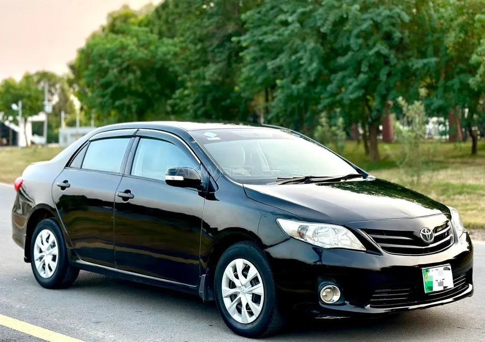 Toyota Corolla 2013 for Sale in Islamabad Image-1