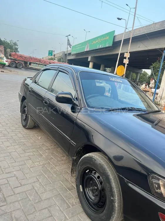 Toyota Corolla 2001 for Sale in Peshawar Image-1