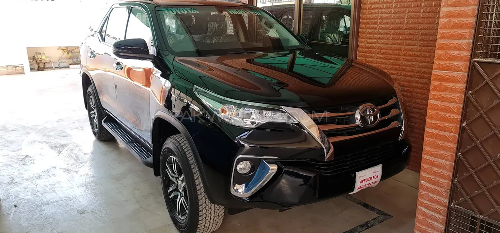 Toyota Fortuner 2021 for Sale in Karachi Image-1