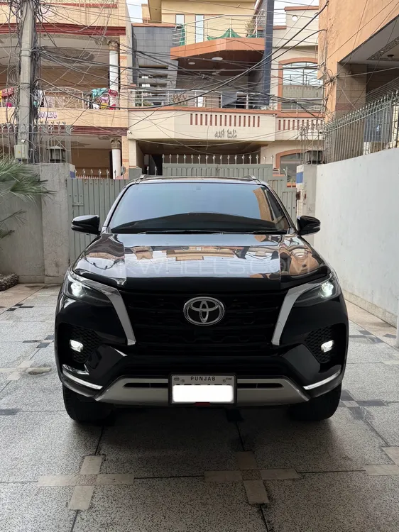 Toyota Fortuner 2021 for Sale in Lahore Image-1