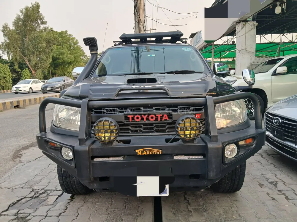 Toyota Hilux 2009 for Sale in Lahore Image-1