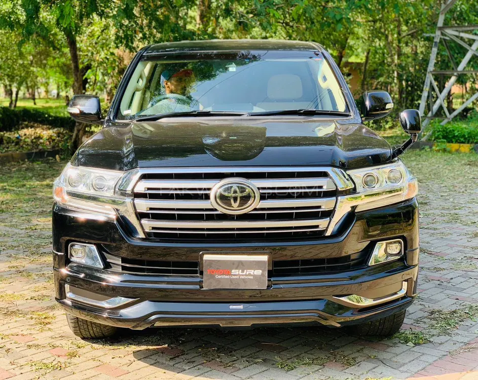 Toyota Land Cruiser 2017 for Sale in Islamabad Image-1