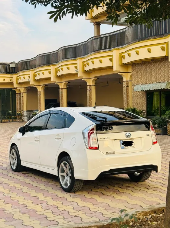 Toyota Prius 2014 for Sale in Islamabad Image-1