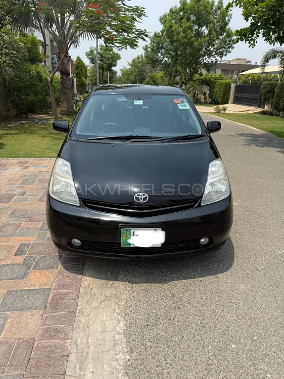 Toyota Prius 2011 for Sale in Lahore Image-1