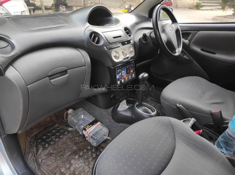 Toyota Vitz 2004 for Sale in Islamabad Image-1