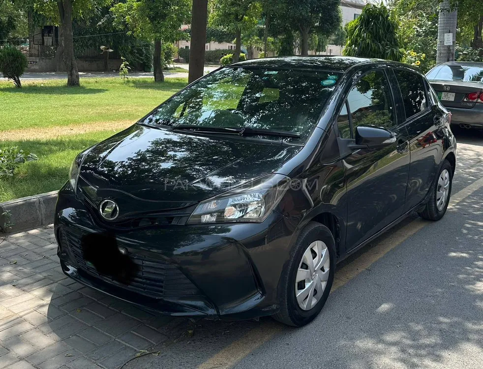 Toyota Vitz 2014 for Sale in Lahore Image-1