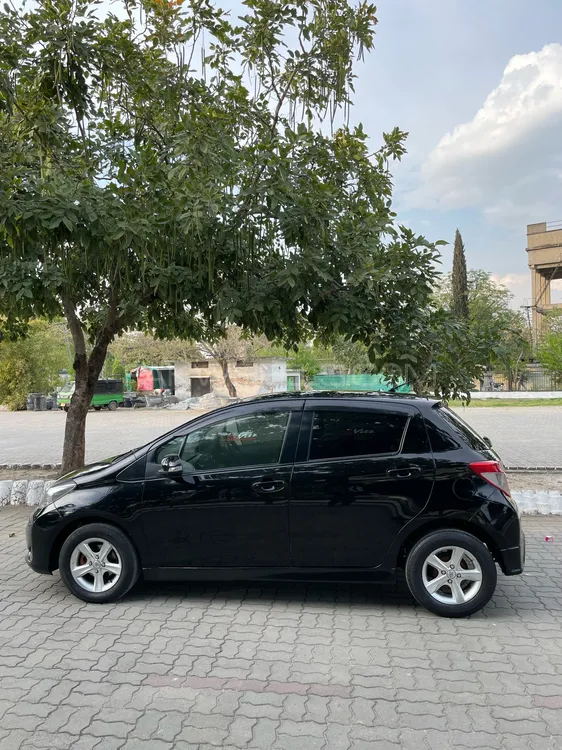 Toyota Vitz 2013 for Sale in Rawalpindi Image-1