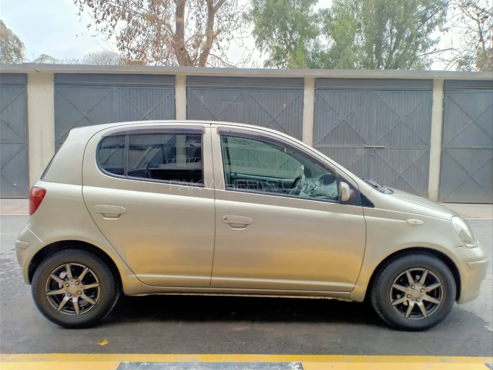 Toyota Vitz 2002 for Sale in Peshawar Image-1