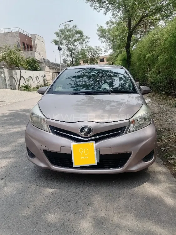 Toyota Vitz 2012 for Sale in Islamabad Image-1