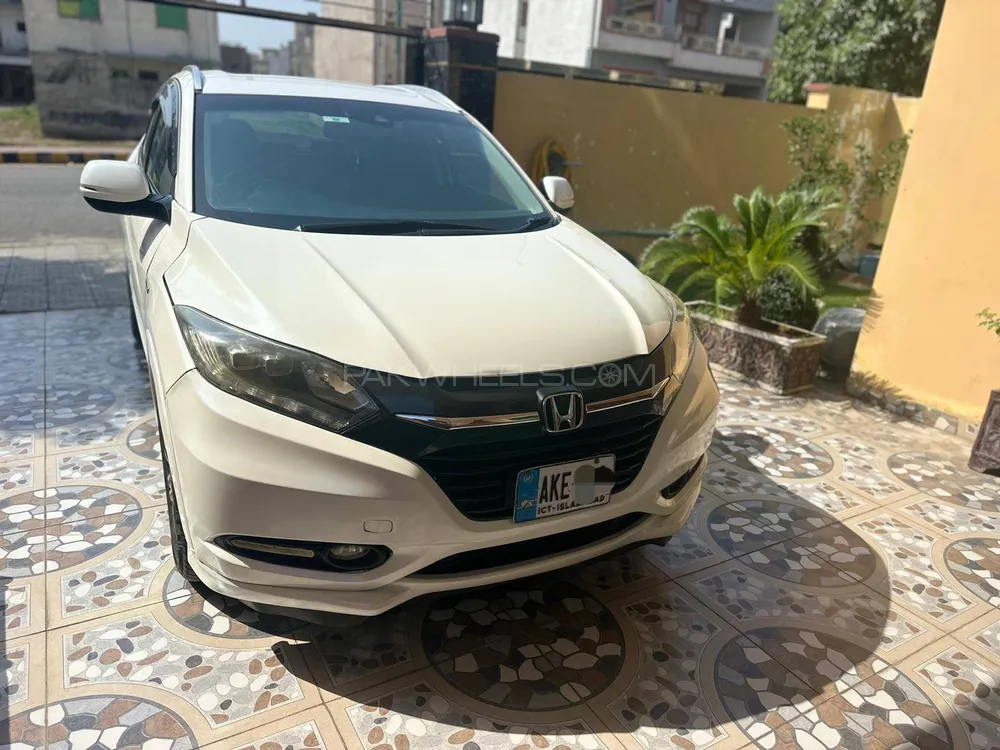 Honda Vezel 2017 for Sale in Rawalpindi Image-1