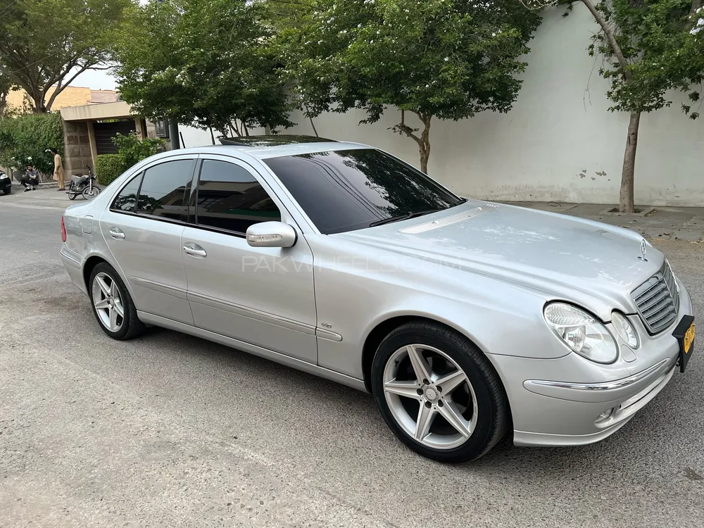 Mercedes Benz E Class 2004 for Sale in Karachi Image-1