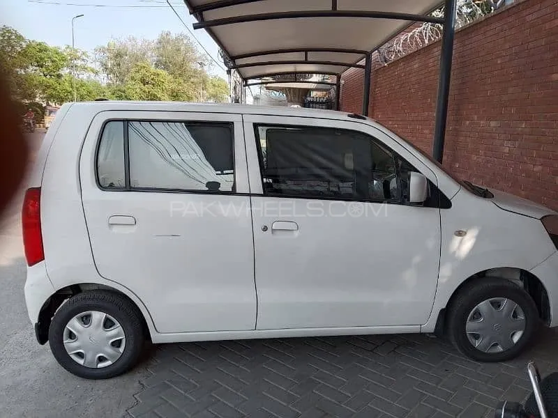 Suzuki Wagon R 2017 for Sale in Lahore Image-1