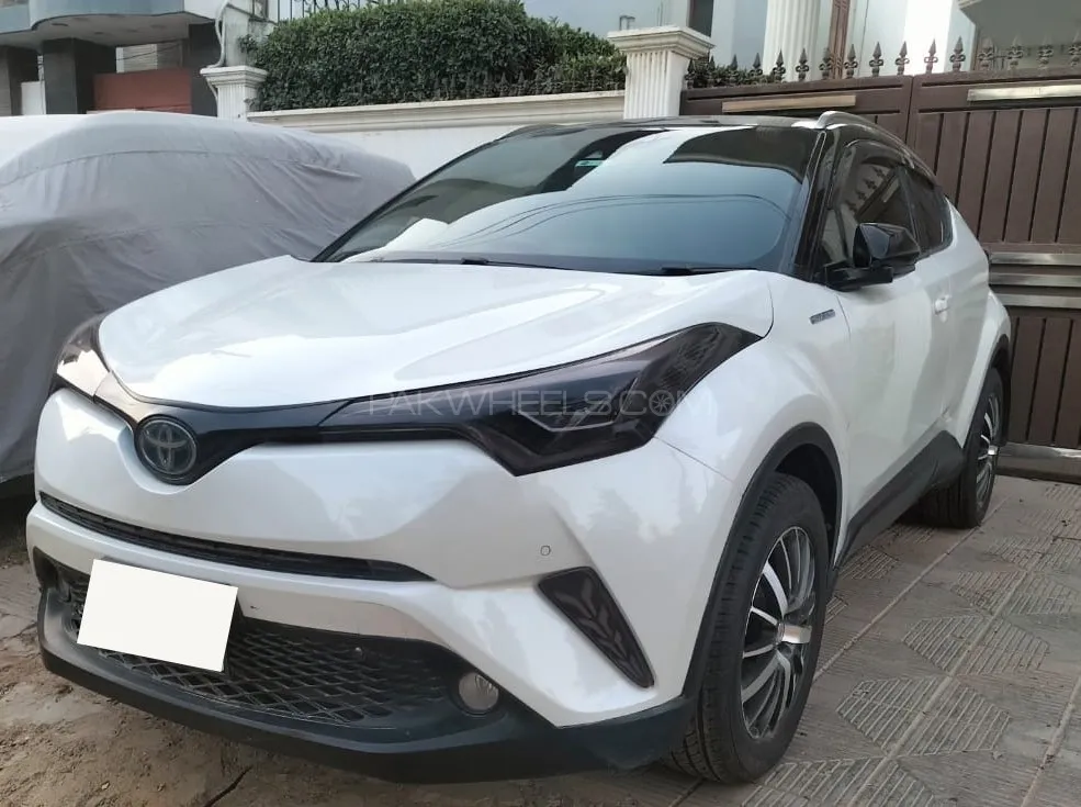 Toyota C-HR 2017 for Sale in Karachi Image-1