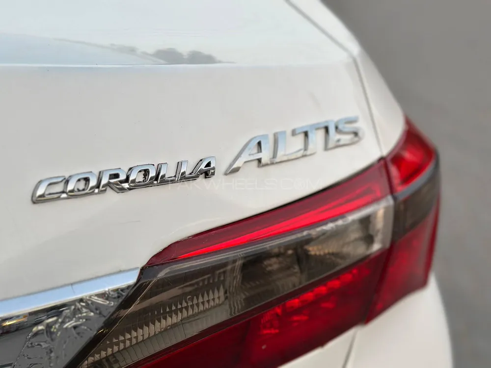 Toyota Corolla 2015 for Sale in Sargodha Image-1