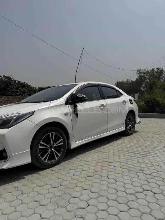 Toyota Corolla 2018 for Sale in Lahore Image-1