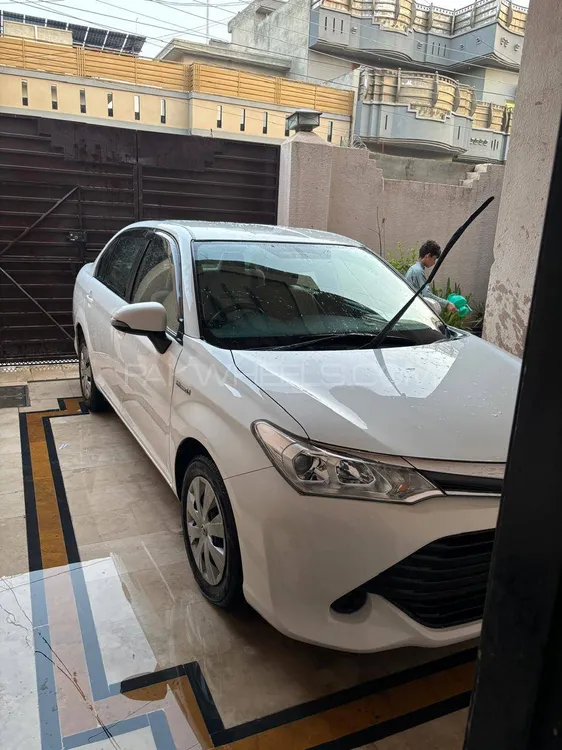 Toyota Corolla Axio 2017 for Sale in Peshawar Image-1