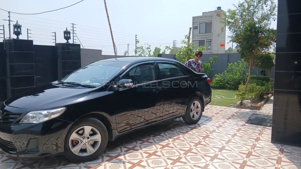 Toyota Corolla 2013 for Sale in Lahore Image-1